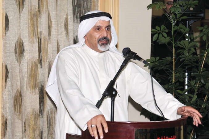 عبدالعزيز التميمي ملقيا كلمته