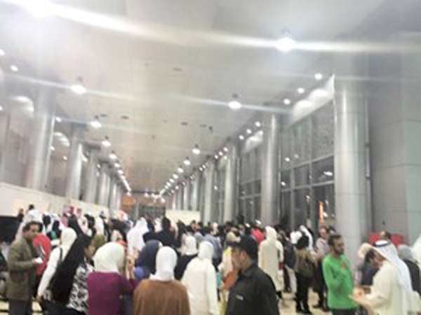 جمهور غفير في جناح افاق