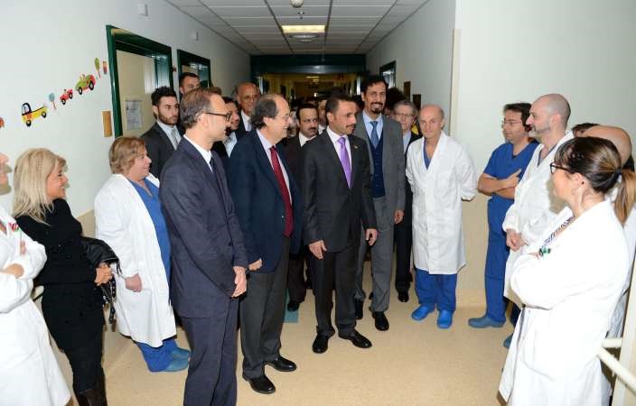 رئيس مجلس الامة مع الطاقم الطبي في مستشفى تور فيرغاتا
﻿