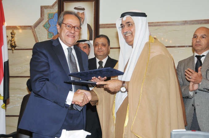  ويتبادلان وثائق الاتفاقية﻿