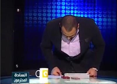 بالفيديو.. «إعلامي مصري» ينحني احترامًا لـ25 يناير: لو مبارك خد ألف حكم بالبراءة لن تشفع له