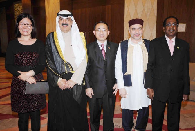 سفير ليبيا يقدم التهاني ﻿