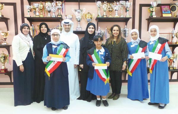 «الأهلي الكويتي» يكرّم الطالبات المتفوقات بمدرسة سودة بنت زمعة