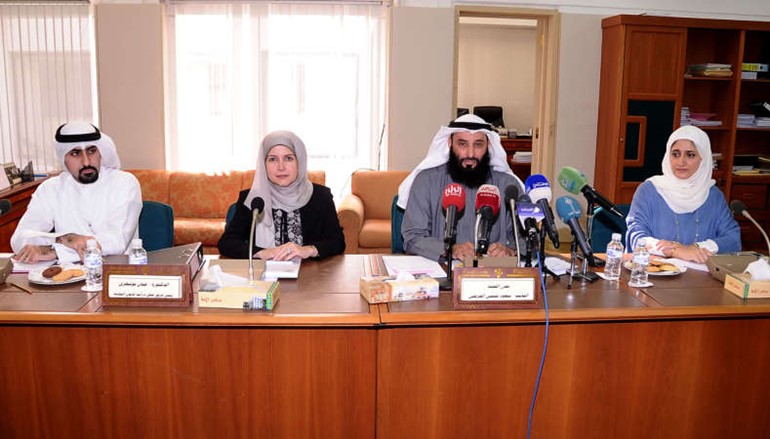 سعود الحريجي متوسطا د جنان بوشهري وامل المطوع