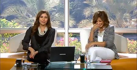 بالفيديو.. مذيعة "العربية" تنهار بسبب كشف عمرها!