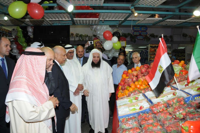 جولة بين المنتجات المعروضة في المهرجان