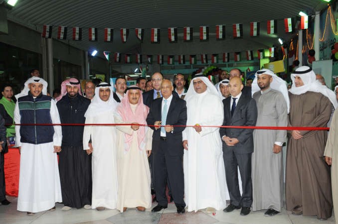 السفير عبدالكريم سليمان وجمال الدين عبدالرشيد وعلي حسن وعبدالرحمن الشراح يفتتحون المهرجان انور الكندري