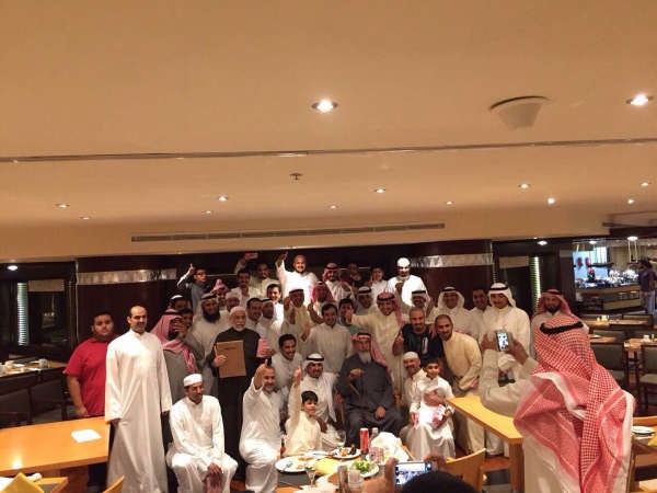 صورة جماعية للمشاركين في رحلة العمرة