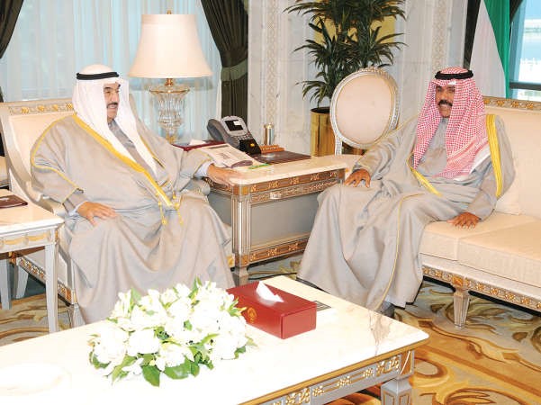 سمو نائب الامير وولي العهد الشيخ نواف الاحمد مستقبلا سمو الشيخ ناصر المحمد