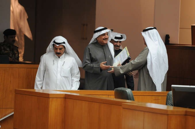 كامل العوضي ومحمد طنا وعبدالله المعيوف في حوار مع عيسى الكندري﻿
