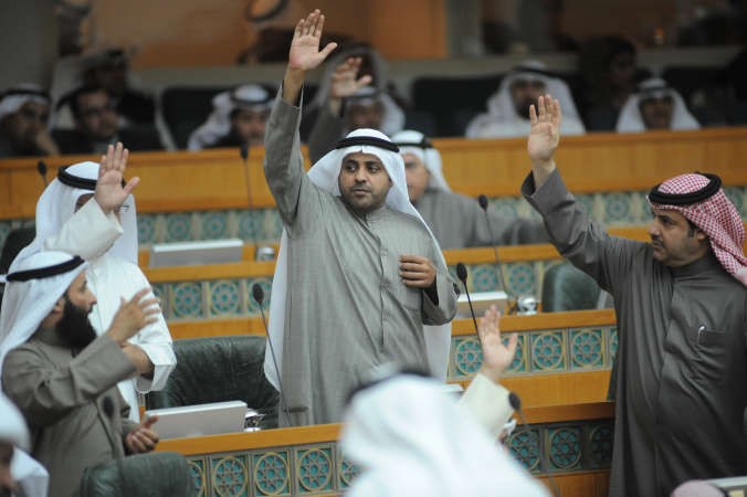 محمد الجبري وسلطان اللغيصم وباقي النواب يوافقون على مزايا الاطفائيين﻿