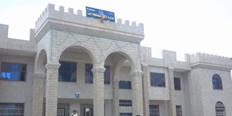 «القاعدة» يتبنى 5 عمليات ضد الحوثيين والجيش اليمني