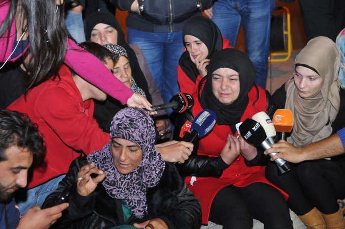 اهالي العسكريين المخطوفين خلال اعتصامهم في وسط بيروت التجاري محمود الطويل