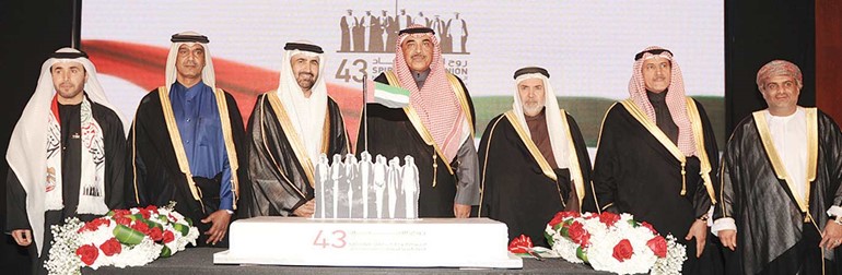 الشيخ صباح الخالد وسفراء عمان والبحرين وقطر وضاري العجران يشاركون السفير الاماراتي في الاحتفال	فريال حماد﻿