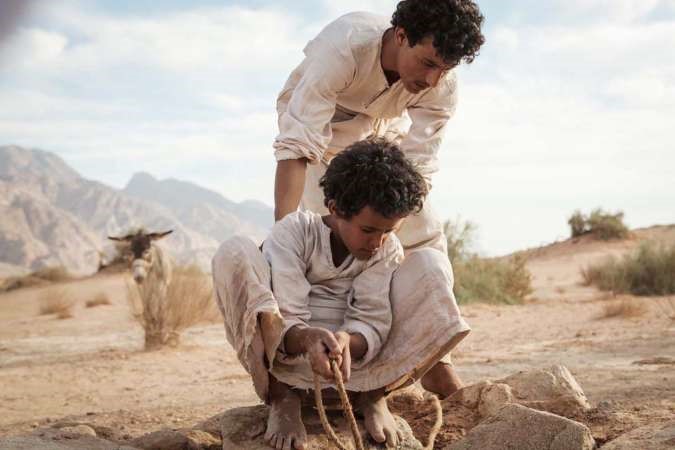 جاسر عيد واخوه حسين في فيلم ذيب﻿