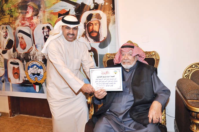 معاني الوفاء والتقدير من دالشليمي للاداري داود البزيع