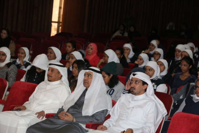 فوزي المجدلي وضيدان العجمي في مقدمة الحضور خلال الندوة