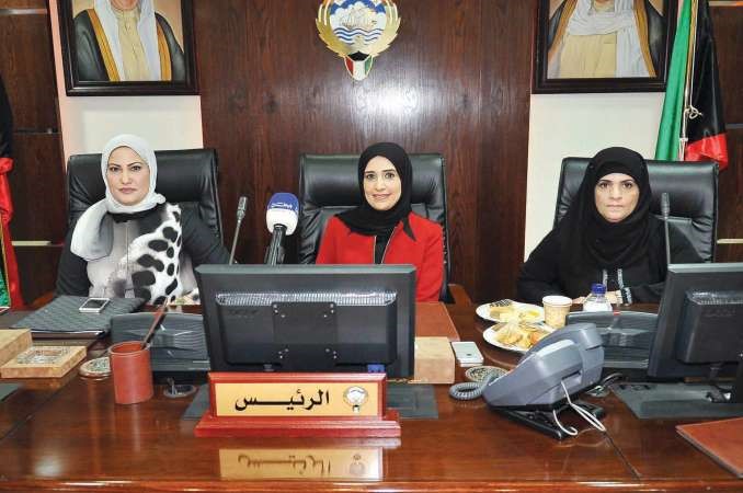 مريم العقيل ومنى الدعاس خلال المؤتمر الصحافياسامه ابوعطية﻿