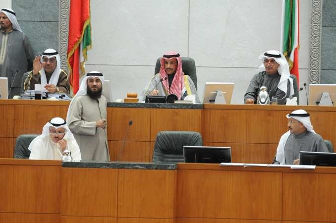 رئيس مجلس الامة مرزوق الغانم ونائبه مبارك الخرينج وامين السر معادل الخرافي على المنصة ويبدو الامين العام علام الكندري	هاني الشمري﻿
