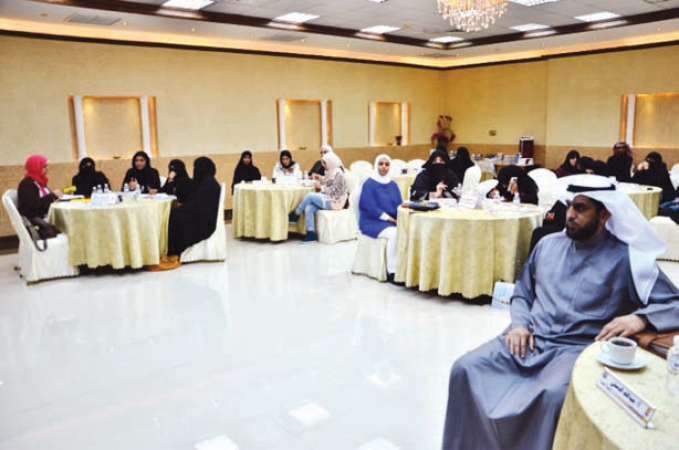 جانب من المشاركين في المحاضرة
