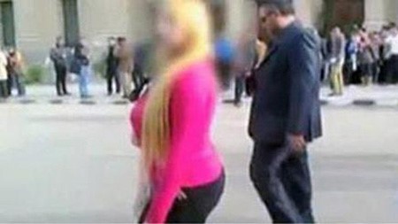 بالفيديو.. أشهر حالات التحرش في مصر.. من التحرش بالمحتشمات وصولاً إلى مراسلات المحطات
