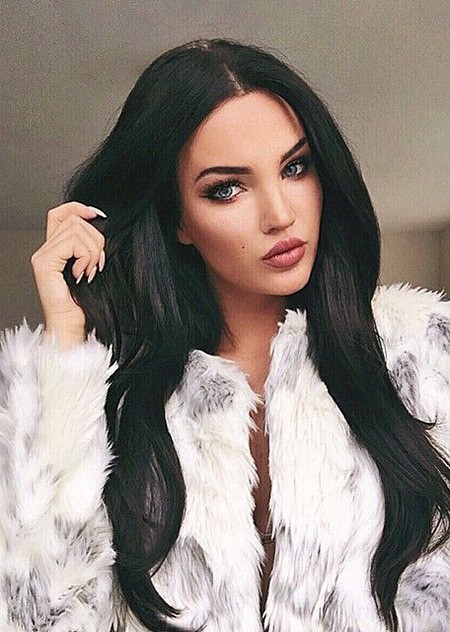 بالصور.. صديقة "الإيرانية أجمل نساء الأرض" تطيح بها.. قنبلة من الجمال الخارق