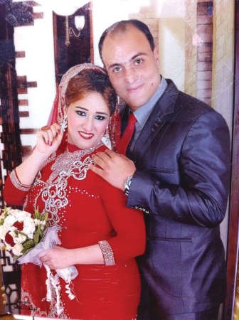 العروسان منى احمد مراد واحمد حافظ