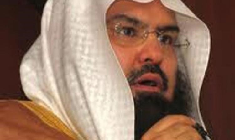 بالفيديو.. "السديس" يتعرض لأزمة صحية أثناء الصلاة بالحرم المكي 