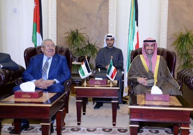 رئيس مجلس الامة مرزوق الغانم خلال استقباله رئيس مجلس الاعيان الاردني دعبدالرؤوف الروابدة