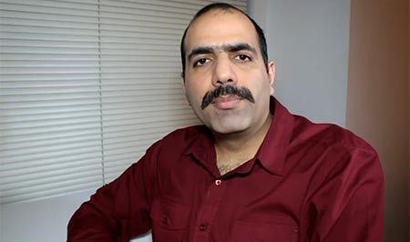 بالفيديو.. مليونا مشاهدة لرجل يحلق «شاربه» صعقا بالكهرباء