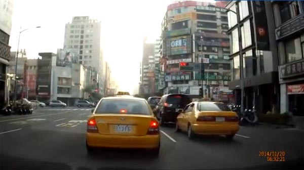بالفيديو.. وتبقى قيادة المرأة للسيارة لغز لا حل له