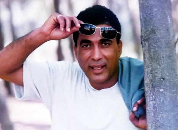 أحمد زكي يرقص أمام صباح في صورة نادرة