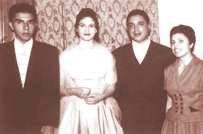 سهام ابو غزالة مع زوجها يوم زفافها﻿