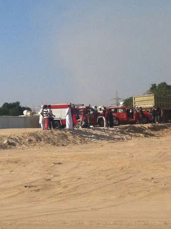 عربات الاطفاء تحيط بالمنزل ﻿