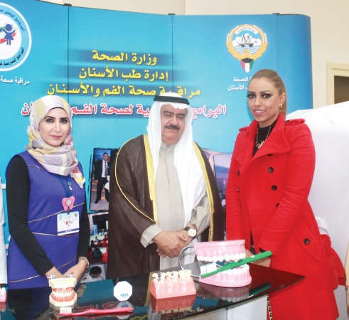 المحافظ ثابت المهنا متوسطا الشيخة بشاير الصباح ود شيماء نظر