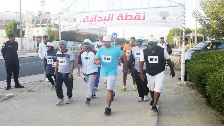 عدد من المشاركين في الماراثون﻿