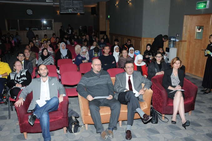 دروضة عواد خلال حضورها الحفل الموسيقي