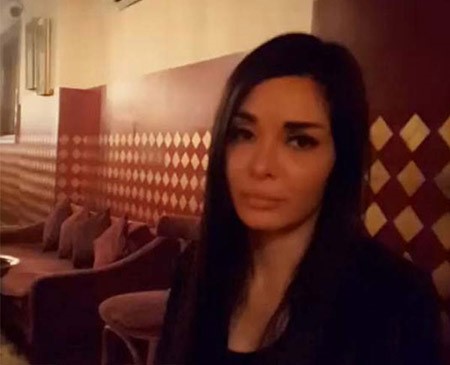 بالصور.. سماح غندور تدخن الشيشة وتحذر من خطورتها!