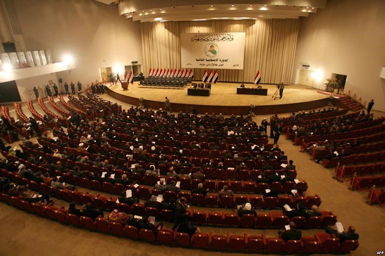 البرلمان العراقي يستبعد خفض رواتب النواب أسوة بالرئاسات الثلاث