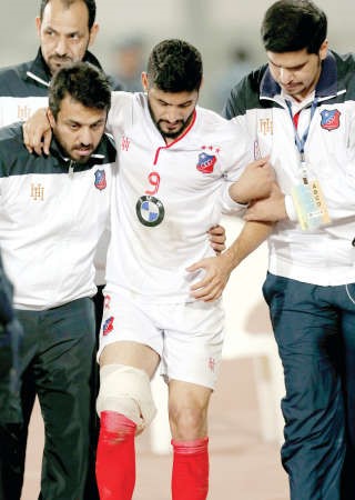عقلة: الأبيض عانى الإرهاق وخميس يغيب شهراً