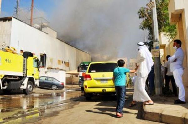 وجوب "المحرم" في حرائق "النساء" يثير حفيظة المغردين.. والدفاع المدني يوضح