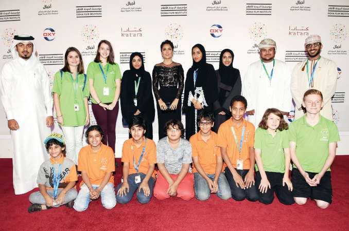 فاطمة الرميحي وسلمى حايك تتوسطان مجموعة من لجنة تحكيم الدورة الثانية لـ اجيال السينمائي﻿