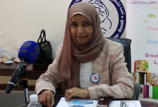 دمنى الصميعي خلال المؤتمر الصحافي