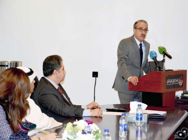 د رضا الخياط متحدثا خلال المؤتمر الصحافي ﻿