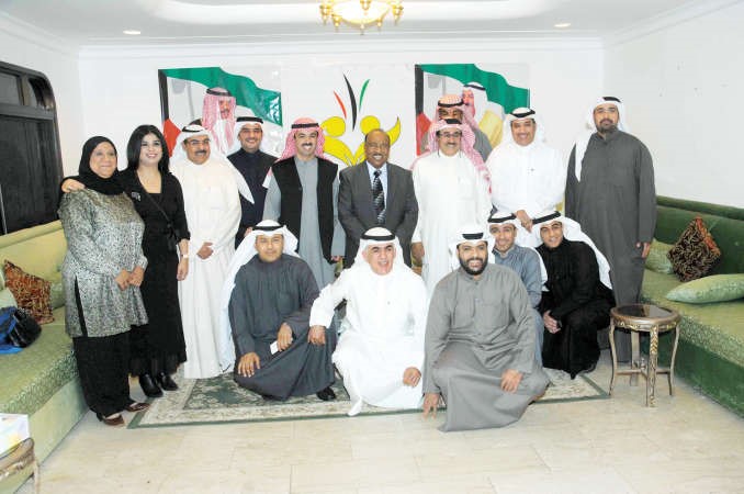 خالد الحربان يتوسط رئيس مجلس الامة المبطل علي الراشد والجاسر والمبارك والعياف وعددا من الشخصيات الحاضرةهاني عبدالله