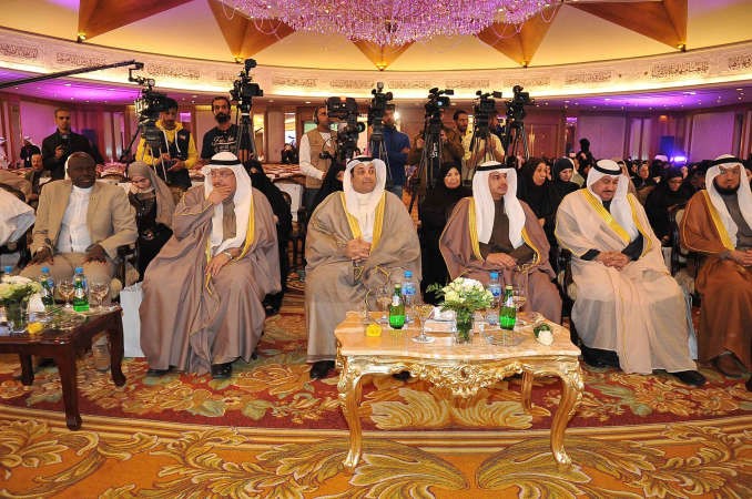 يعقوب الصانع ودعادل الفلاح يتوسطان الحضوراسامة ابوعطية
