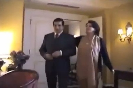 بالفيديو.. الرئيس التونسي السابق بن علي يظهر بفيديو مسرب وزوجته خلال إدارته لأعماله داخل أحد الفنادق