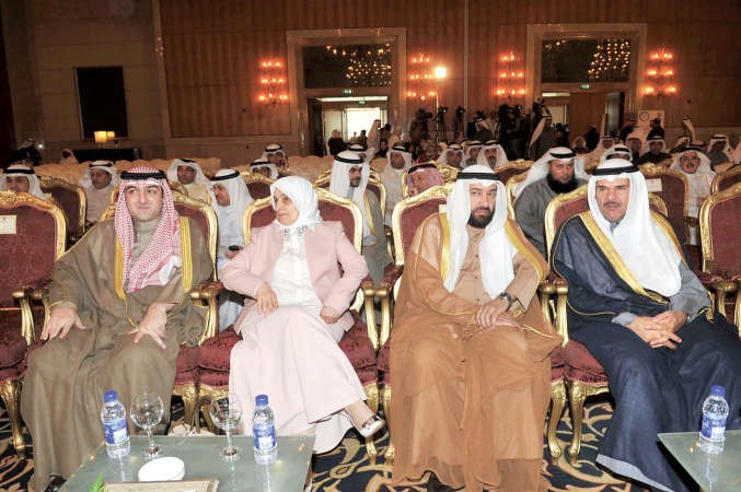 د علي العمير وهند الصبيح وياسر ابل 