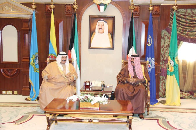 سمو ولي العهد الشيخ نواف الاحمد مستقبلا سمو الشيخ ناصر المحمد ﻿