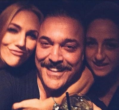 بالصور.. مريم أوزيرلي تحتفل بعودتها إلى تركيا في عيد ميلاد صديقتها